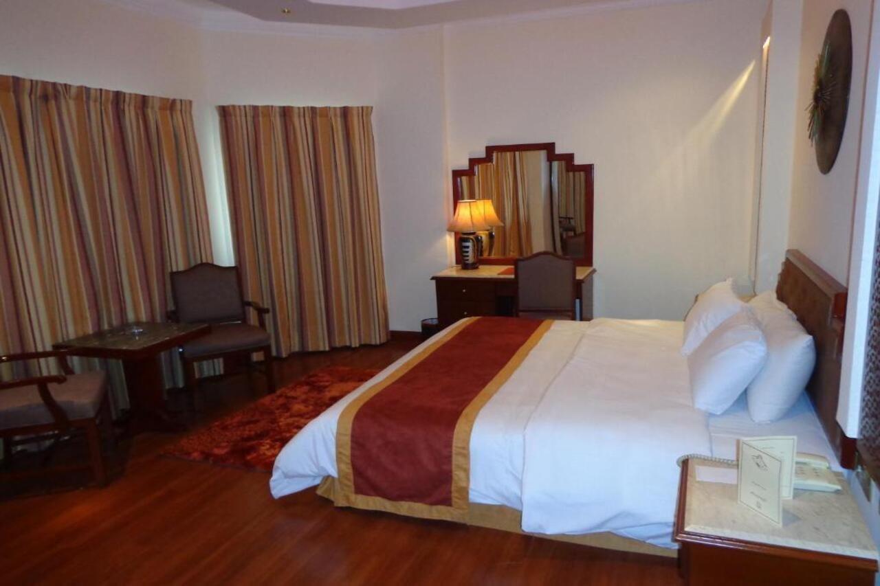 Bahrain Carlton Hotel Manama Eksteriør bilde